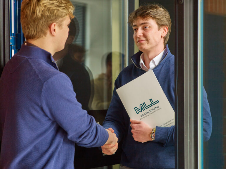 Miro van MLL Boekhouding bij de ontvangst in Linter